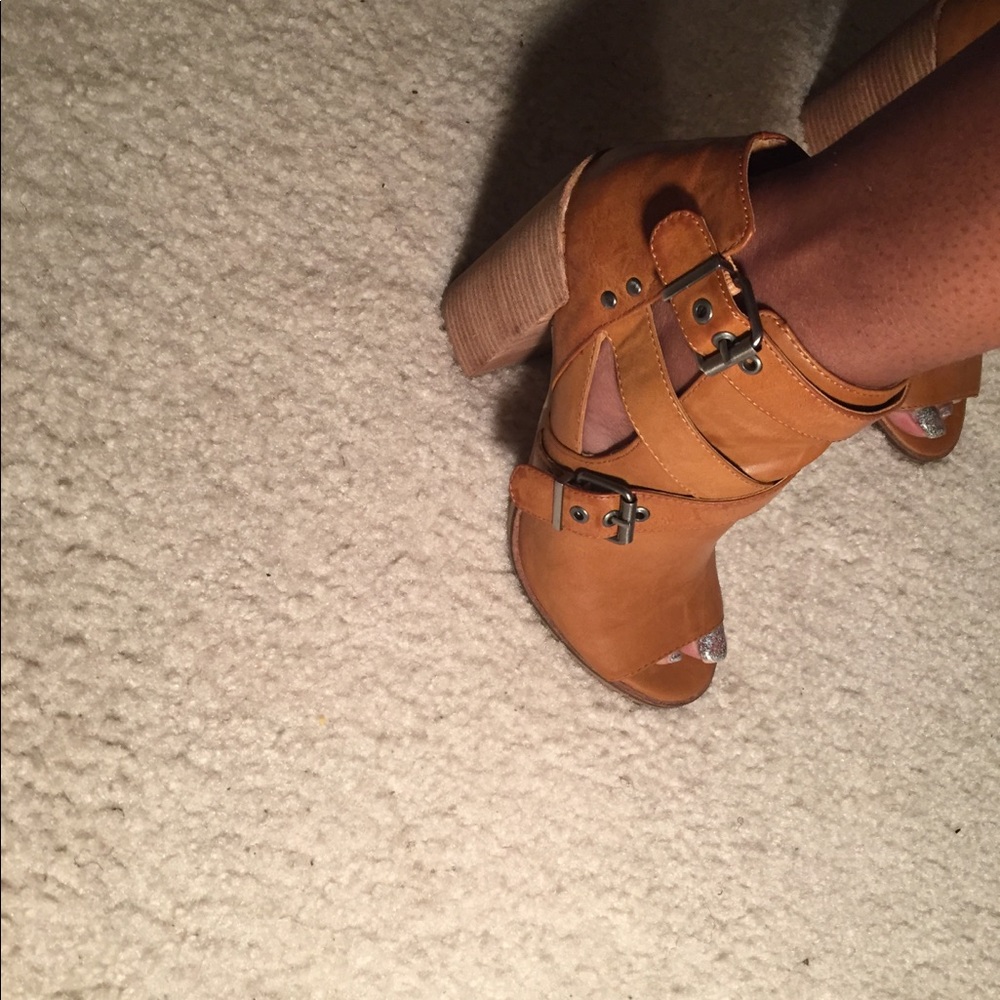 Camel bootie
